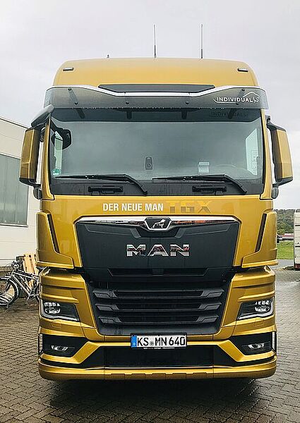 goldglänzender Besuch von MAN - der neue TGX: Südstadt